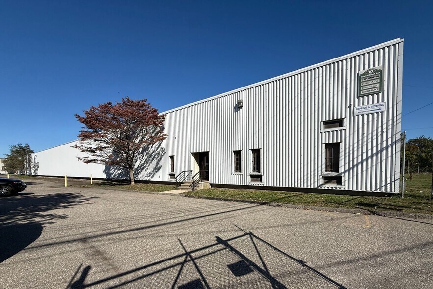 10 Island Brook Ave, Bridgeport, CT à vendre - Photo de l’immeuble – Image 3 sur 20