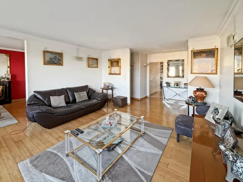 Bureau dans Paris à vendre - Photo de l’immeuble – Image 2 sur 7