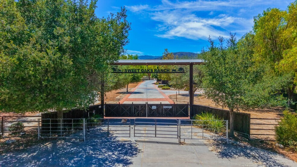 38831 Pauba Rd, Temecula, CA à vendre - Photo de l’immeuble – Image 3 sur 177