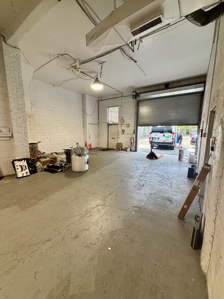 81 N Forest Ave, Rockville Centre, NY à louer - Photo intérieure – Image 2 sur 9