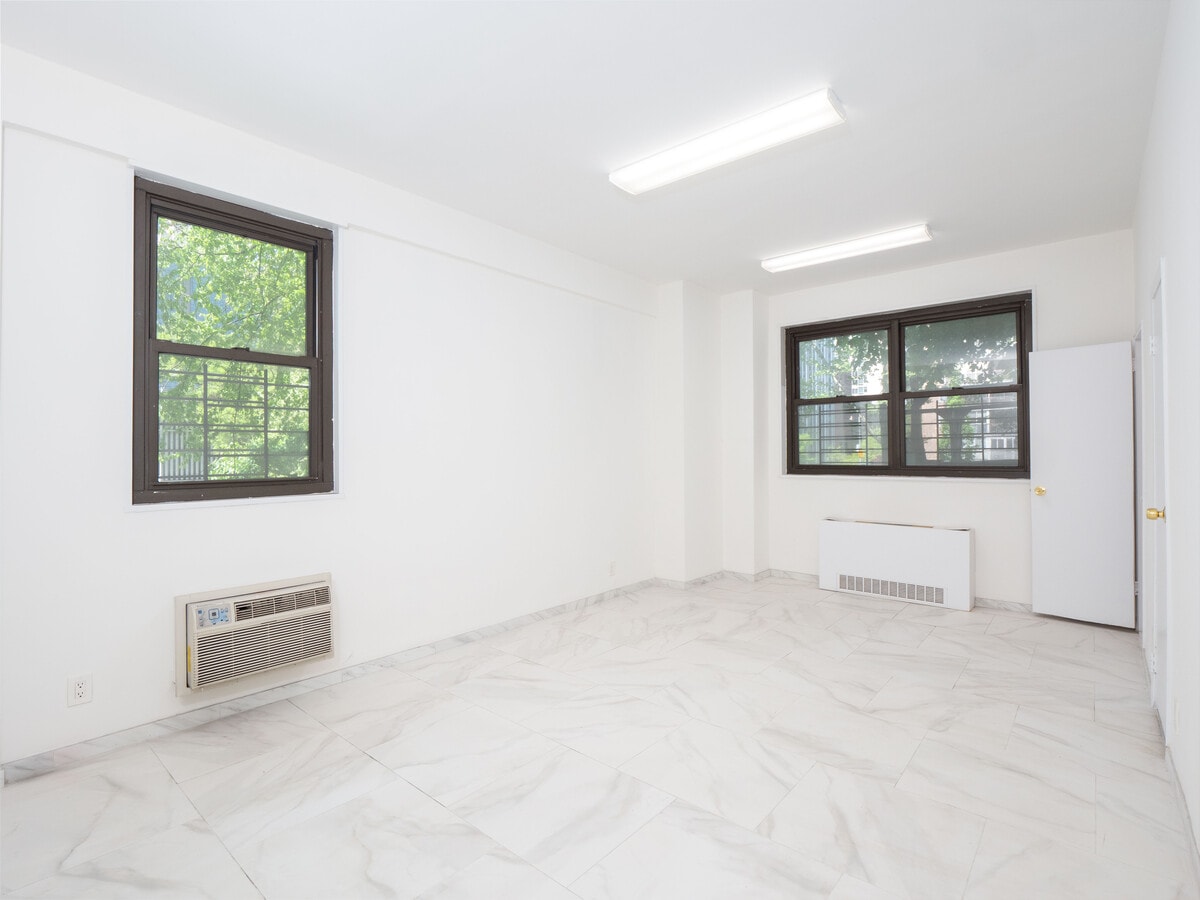140 West End Ave, New York, NY 10023 - Lot 1G - - Photo intérieure - Image 2 of 8