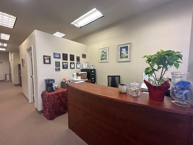 15505 W Sand St, Victorville, CA à louer - Photo de l’immeuble – Image 2 sur 11