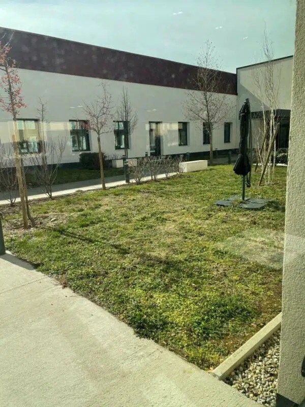 Local d’activités dans Vénissieux à louer Photo de l’immeuble– Image 1 sur 21