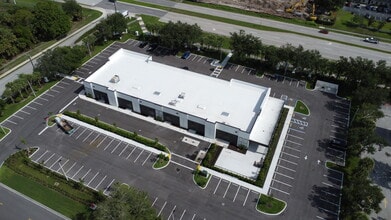 12611 SE Bonita Beach Rd, Bonita Springs, FL à louer Photo de l’immeuble– Image 2 sur 4