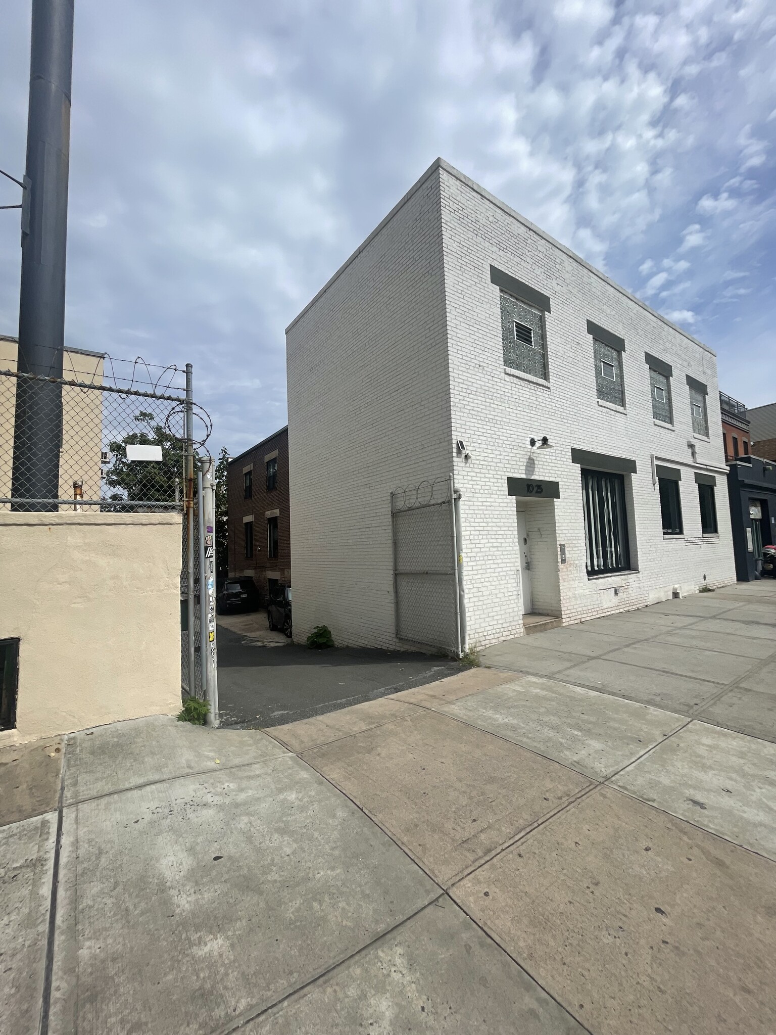 10-25 48th Ave, Long Island City, NY à louer Photo intérieure– Image 1 sur 4