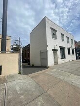 10-25 48th Ave, Long Island City, NY à louer Photo intérieure– Image 1 sur 4