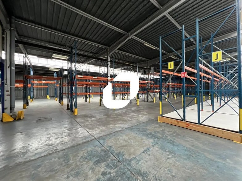 Local d'activités dans LA CHAPELLE-D'ARMENTIERES à vendre - Photo de l’immeuble – Image 2 sur 15