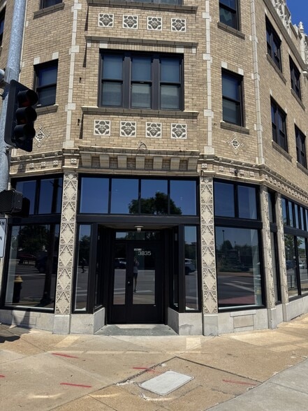 3835 S Kingshighway Blvd, Saint Louis, MO à louer - Photo principale – Image 1 sur 3