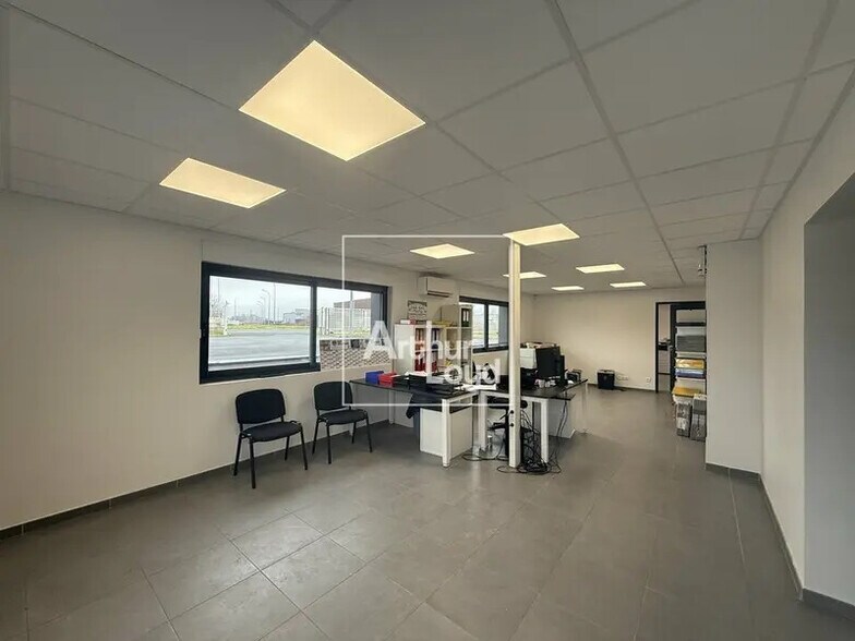 Local d'activités dans Varennes-sur-Seine à vendre - Photo intérieure – Image 3 sur 9