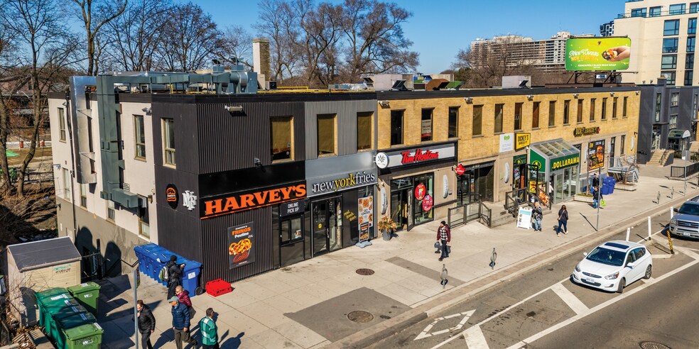 2150 Bloor St W, Toronto, ON à louer - Photo de l’immeuble – Image 3 sur 5