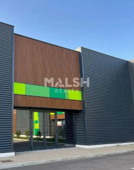 Local commercial dans Anse à louer - Photo de l’immeuble – Image 2 sur 7