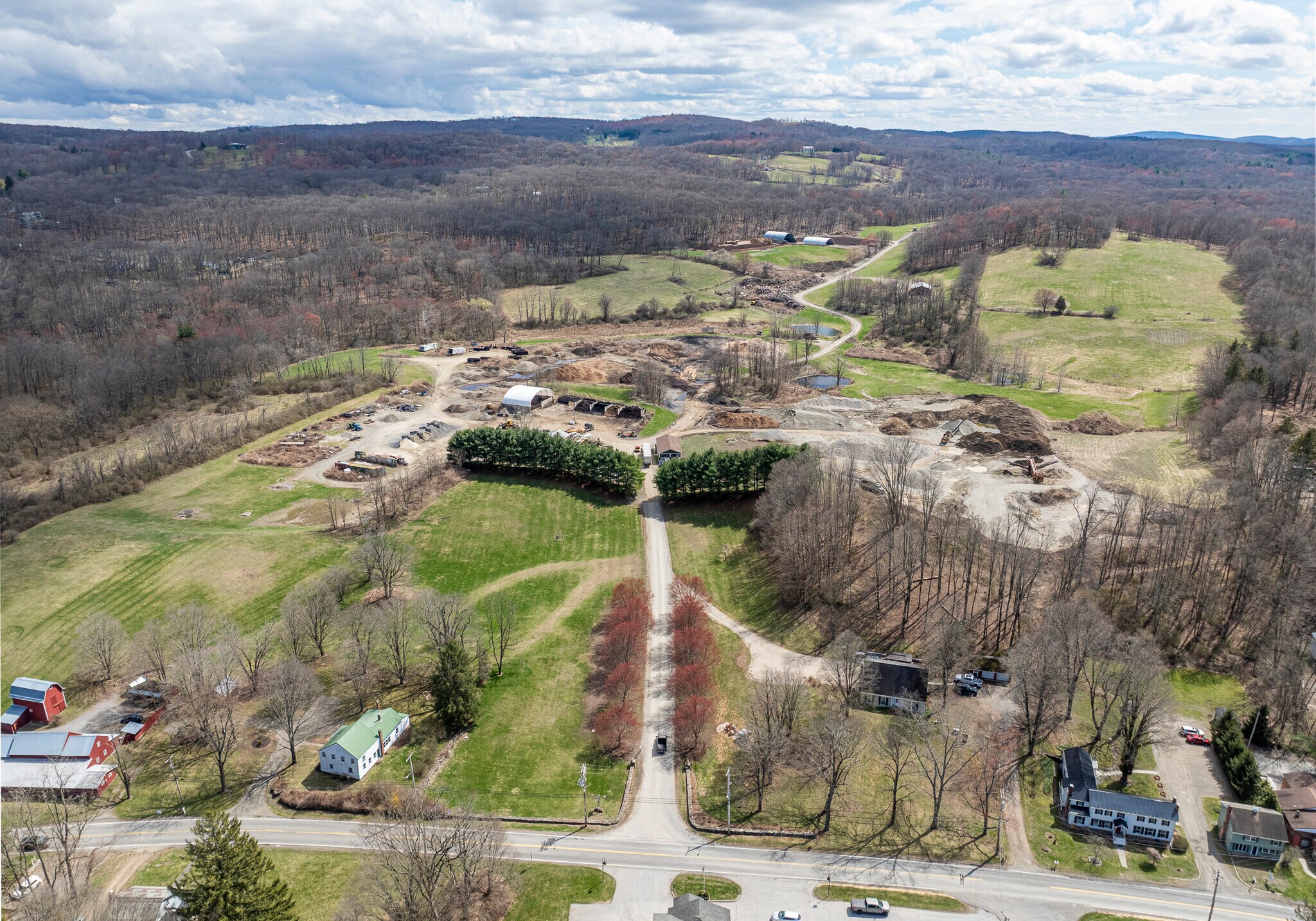 12 Hunns Lake Rd, Stanfordville, NY à vendre Photo de l’immeuble– Image 1 sur 29