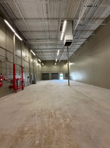 8102 Blanding Blvd, Jacksonville, FL à louer - Photo intérieure – Image 2 sur 13