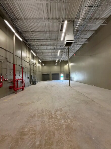 8102 Blanding Blvd, Jacksonville, FL à louer - Photo intérieure – Image 2 sur 13
