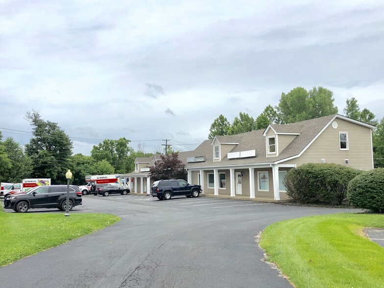 606 Crystal Pl, La Grange, KY à louer - Photo de l’immeuble – Image 3 sur 9