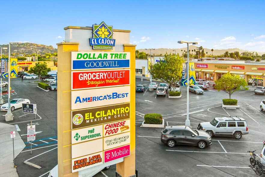 328-420 N 2nd St, El Cajon, CA à vendre - Photo principale – Image 3 sur 7