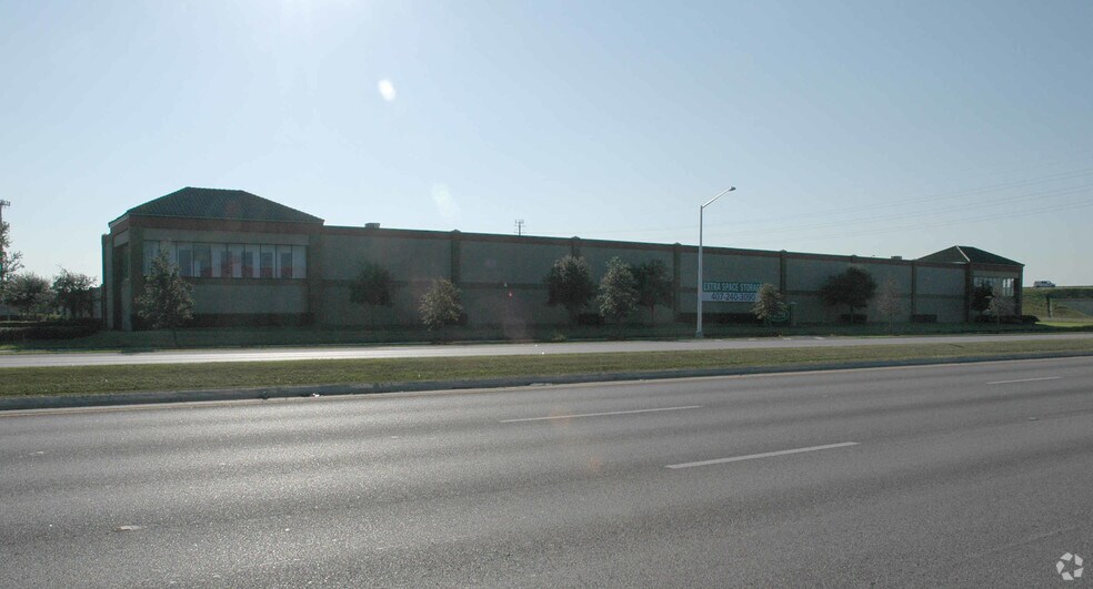 13125 S John Young Pky, Orlando, FL à louer - Photo principale – Image 1 sur 2
