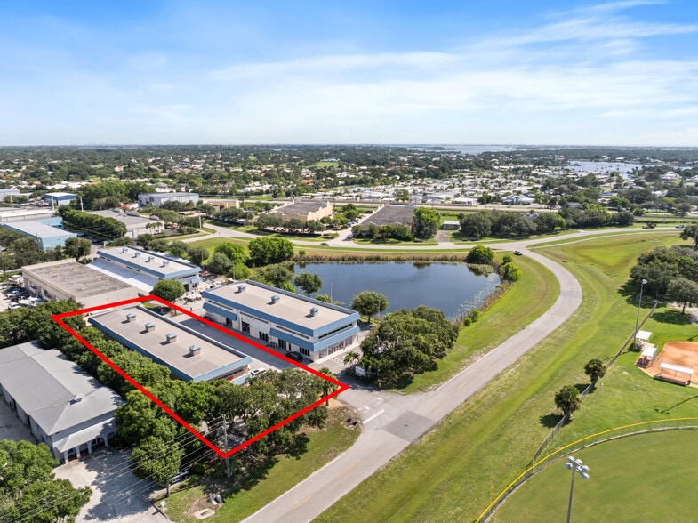 3483-3497 SE Lionel Ter, Stuart, FL à vendre - Photo de l’immeuble – Image 3 sur 17