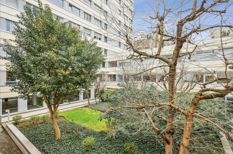 118 Rue De Vaugirard, Paris à vendre - Photo de l’immeuble – Image 2 sur 7