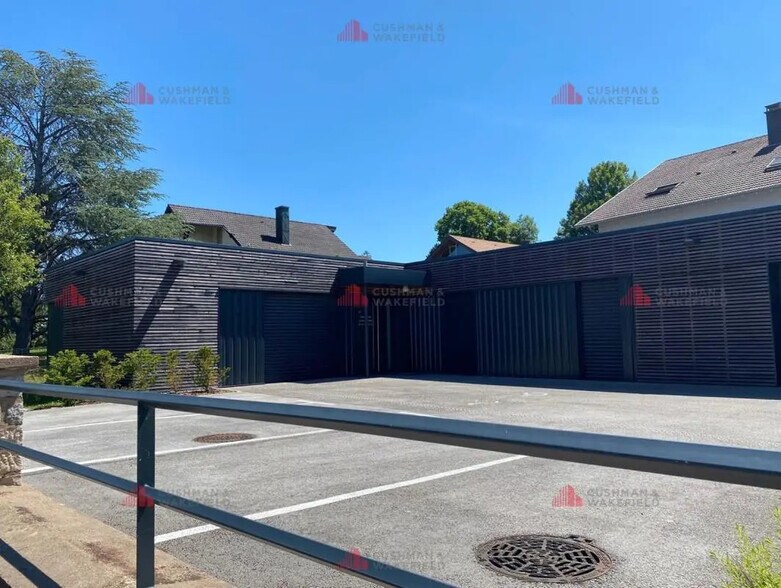 Bureau dans Besançon à louer - Photo de l’immeuble – Image 2 sur 11