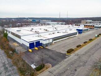 Plus de détails pour 100 Commercial St, Plainview, NY - Industriel/Logistique à louer