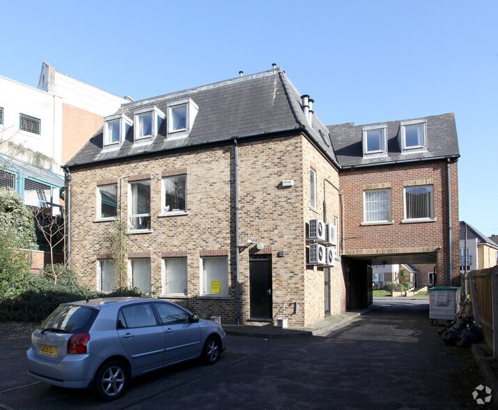 34 West St, Sutton à louer - Photo de l’immeuble – Image 3 sur 4