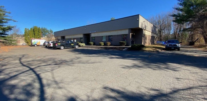 102 Filley St, Bloomfield, CT à louer - Photo principale – Image 1 sur 4