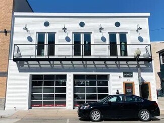 Plus de détails pour 20 S Main St, Oconomowoc, WI - Bureau à louer