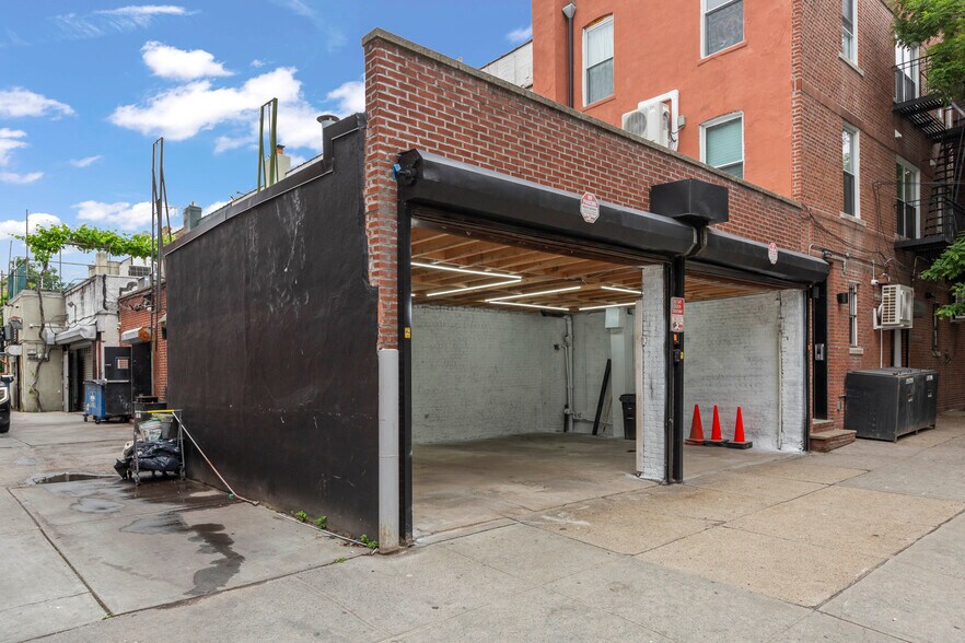 4320 34th Ave, Long Island City, NY à louer - Photo de l’immeuble – Image 2 sur 7