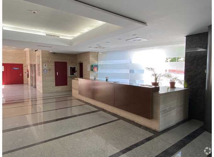 Avenida de Pirineos, 7, San Sebastián de los Reyes, Madrid à vendre - Photo de l’immeuble – Image 3 sur 20