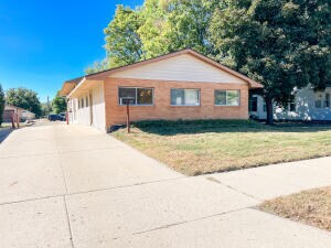 717 - 719 Main Ave, Brookings, SD à vendre - Photo de l’immeuble – Image 1 sur 20