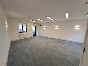 3-7 Canon Harnett Ct, Milton Keynes à louer Photo intérieure– Image 2 sur 2