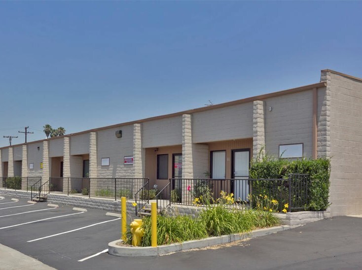 455 W La Cadena Dr, Riverside, CA à louer - Photo de l’immeuble – Image 3 sur 6