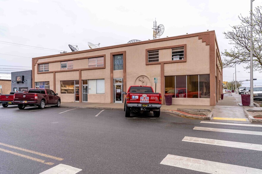 120 S Commercial Ave, Farmington, NM à vendre - Photo de l’immeuble – Image 1 sur 34