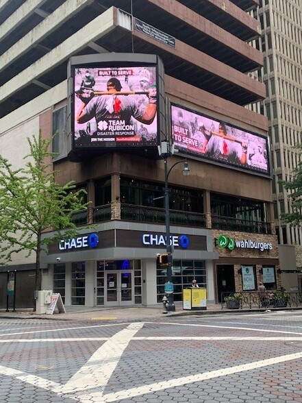 218 Peachtree St, Atlanta, GA à louer - Photo de l’immeuble – Image 3 sur 7