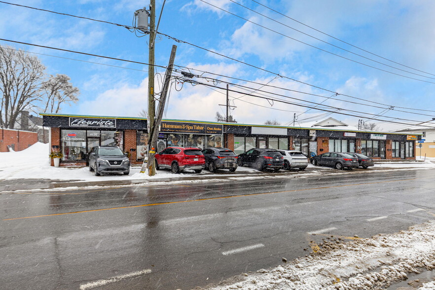 4148-4152 Boul Sainte-Rose, Laval, QC à louer - Photo de l’immeuble – Image 2 sur 2