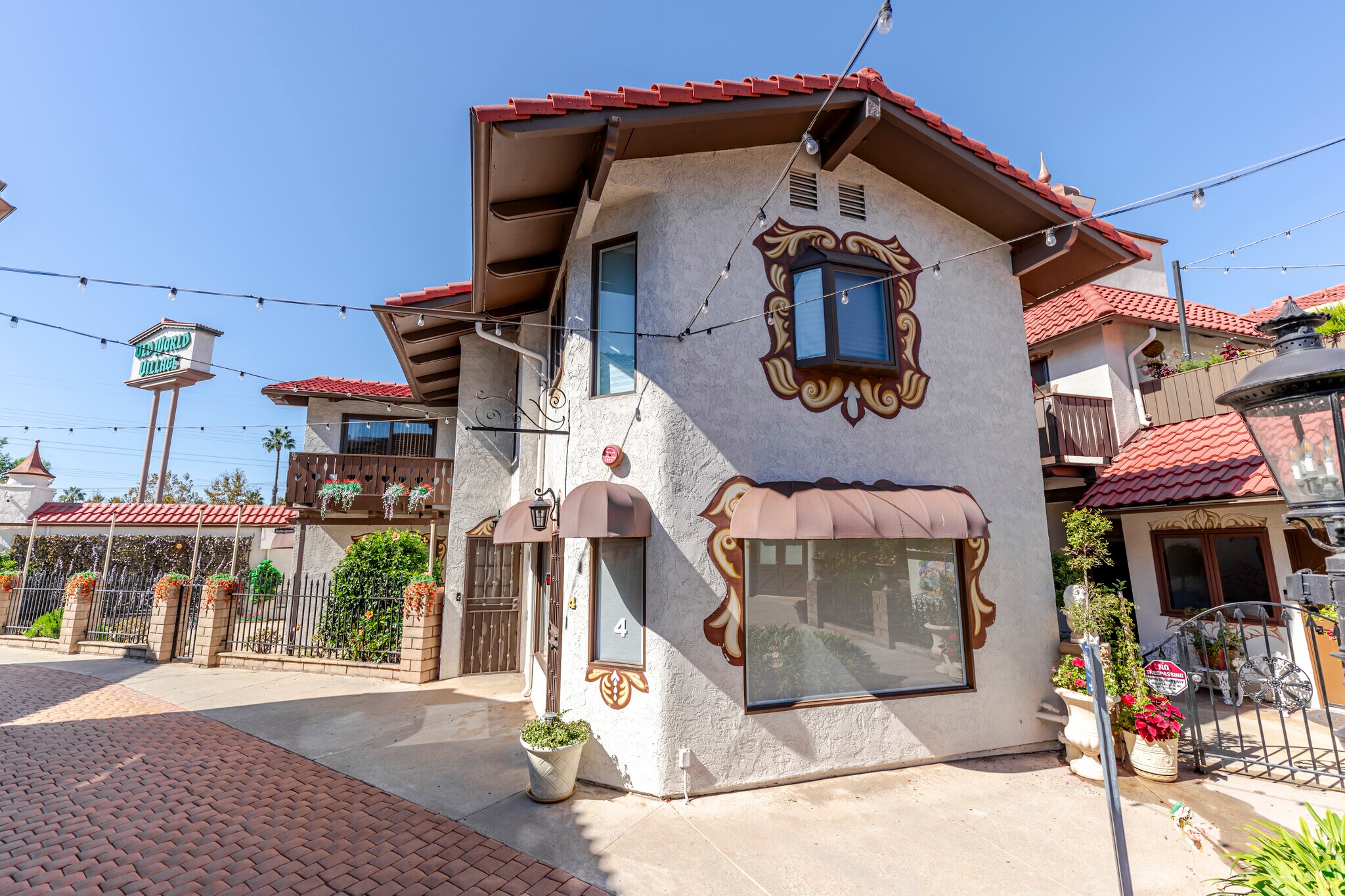 7561 Center Ave, Huntington Beach, CA à louer Photo principale– Image 1 sur 10