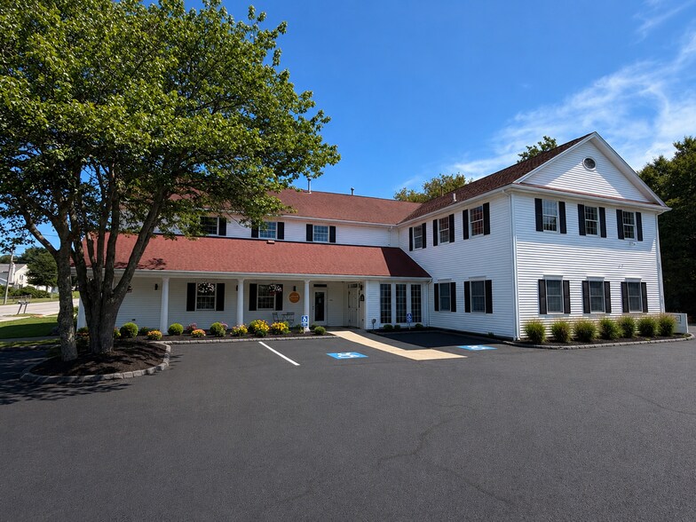 158 S Broad St, Pawcatuck, CT à louer - Photo de l’immeuble – Image 1 sur 6