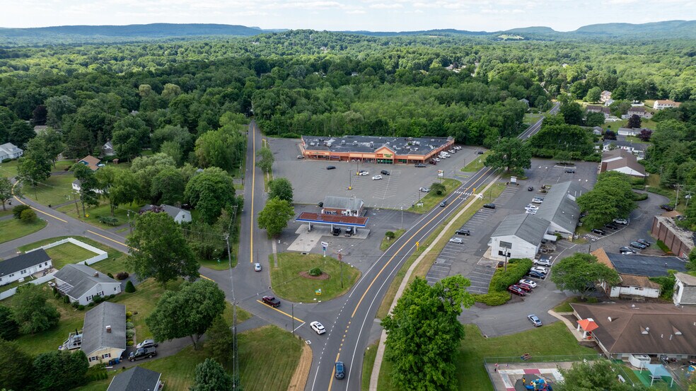 41-67 Chamberlain Hwy, Berlin, CT à louer - Photo de l’immeuble – Image 3 sur 17