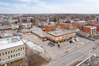 103-109 Rue Lauzon, Châteauguay, QC - VUE AÉRIENNE  vue de carte