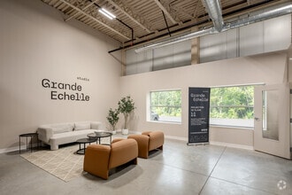 4981 Rue Louis-B.-Mayer, Laval, QC à louer Photo intérieure– Image 2 sur 13