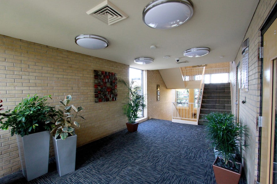 8855 Annapolis Rd, Lanham, MD à louer - Hall d’entrée – Image 3 sur 5