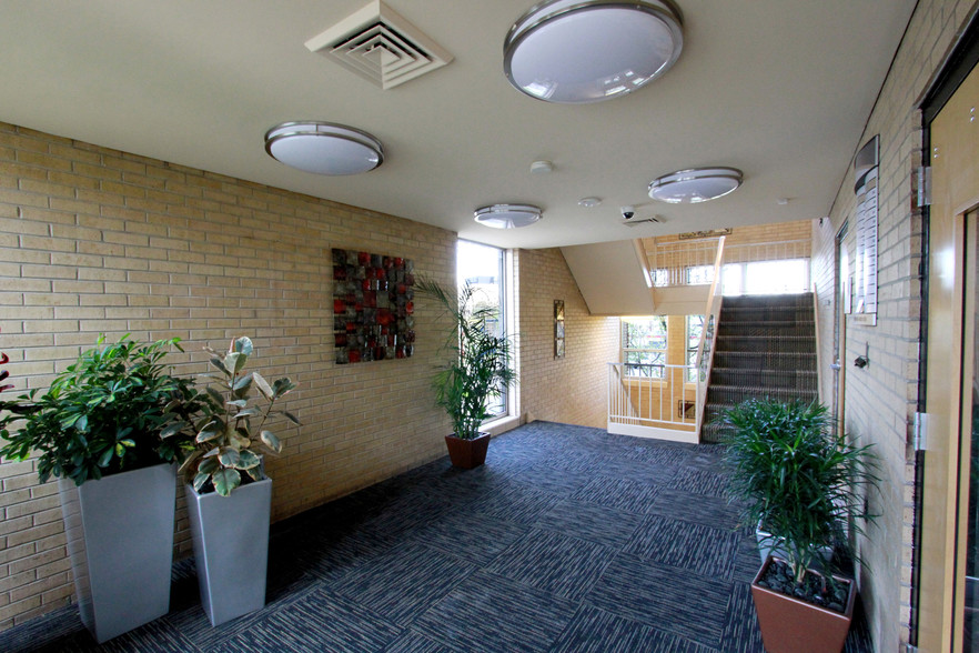 8855 Annapolis Rd, Lanham, MD à louer - Hall d’entrée – Image 3 sur 5