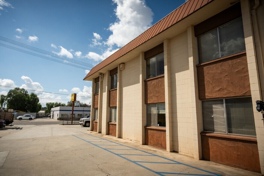802-812 W Washington Ave, Escondido, CA à vendre - Photo de l’immeuble – Image 3 sur 13