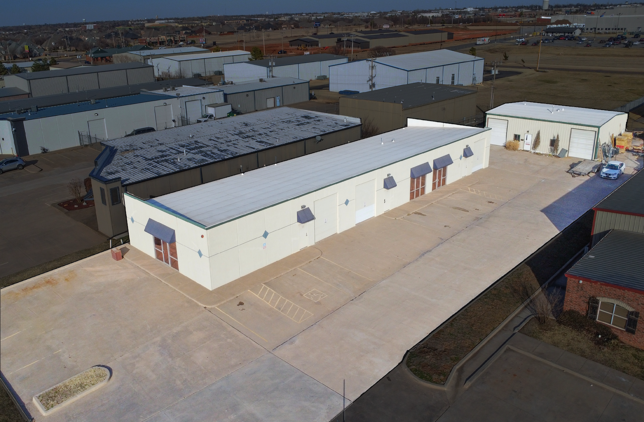 14814-14816 Bristol Park Boulevard portefeuille de 2 biens à vendre sur LoopNet.fr Photo principale– Image 1 sur 8