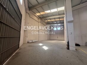 Industriel/Logistique dans Montcada i Reixac, Barcelona à louer Photo intérieure– Image 2 sur 23