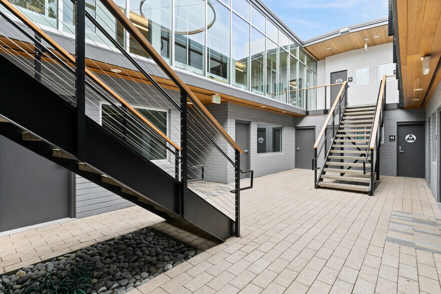 535-555 Middlefield Rd, Palo Alto, CA à louer - Photo de l’immeuble – Image 3 sur 4