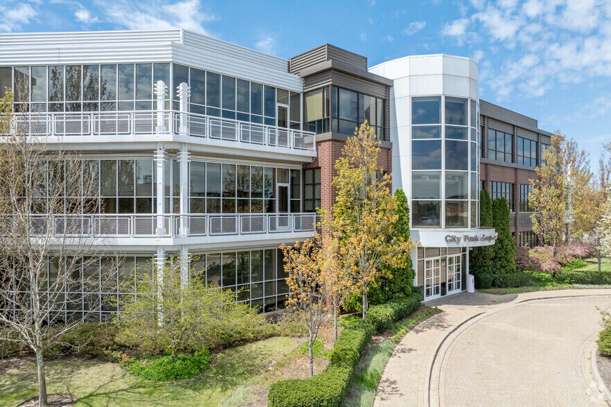 250 Parkway Dr, Lincolnshire, IL à louer - Photo principale – Image 1 sur 17