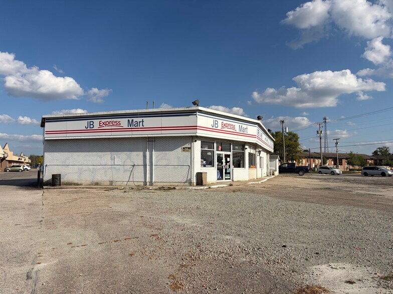 290 W Hively Ave, Elkhart, IN à vendre - Photo de l’immeuble – Image 2 sur 8