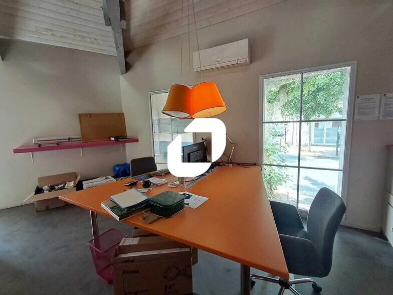 Bureau dans Bordeaux à vendre - Photo de l’immeuble – Image 1 sur 12